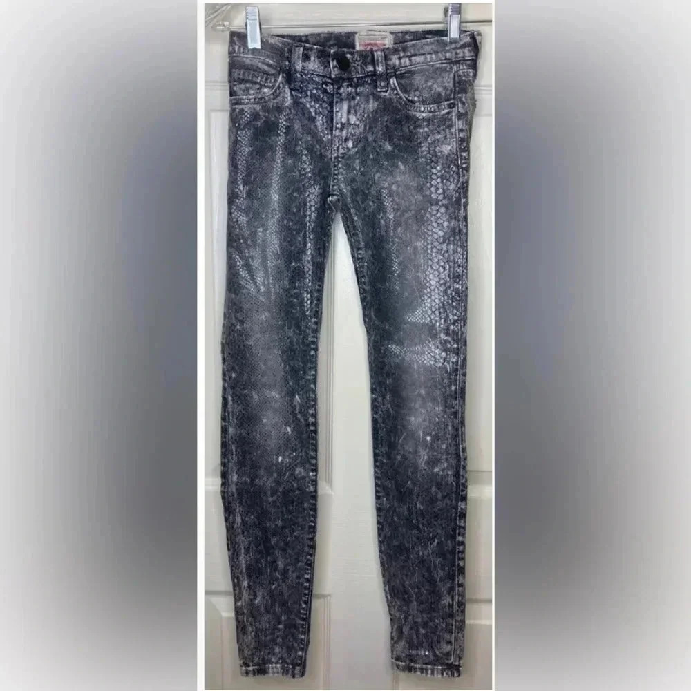 Woman CURRENT ELLIOT gray Snakeskin Pattern Skinny Ankle. Jeans Sz 23 Stretch